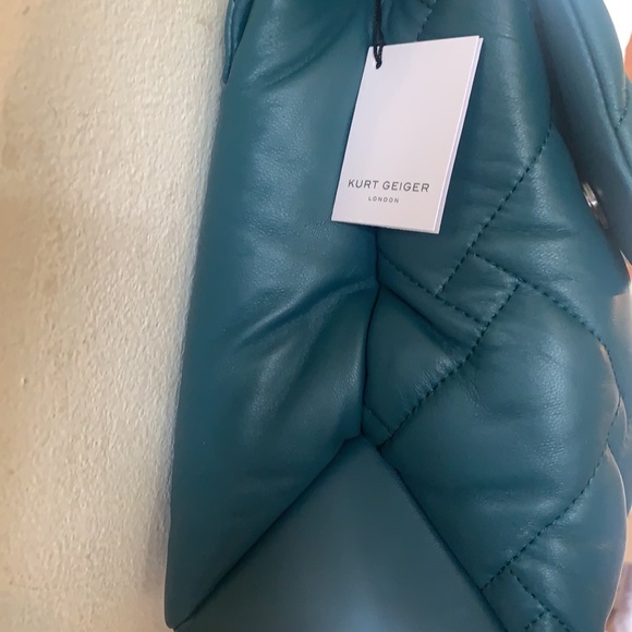 Kurt Geiger London Kensington XXL KENSINGTON  Soft Quilted Leather Shoulder Bag - Picture 4 of 11